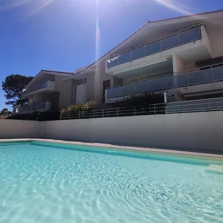 Les Calanques Your Hoste Helper Apartment
