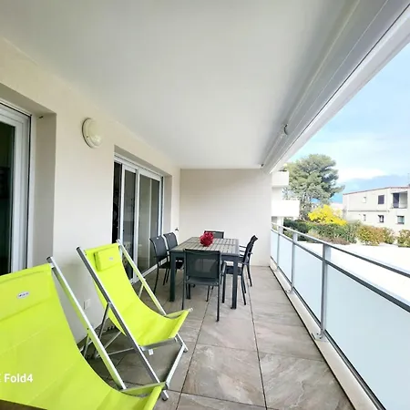 Les Calanques Your Hoste Helper דירה Fréjus