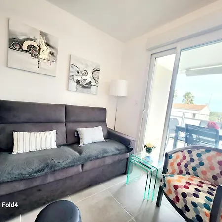 Les Calanques Your Hoste Helper